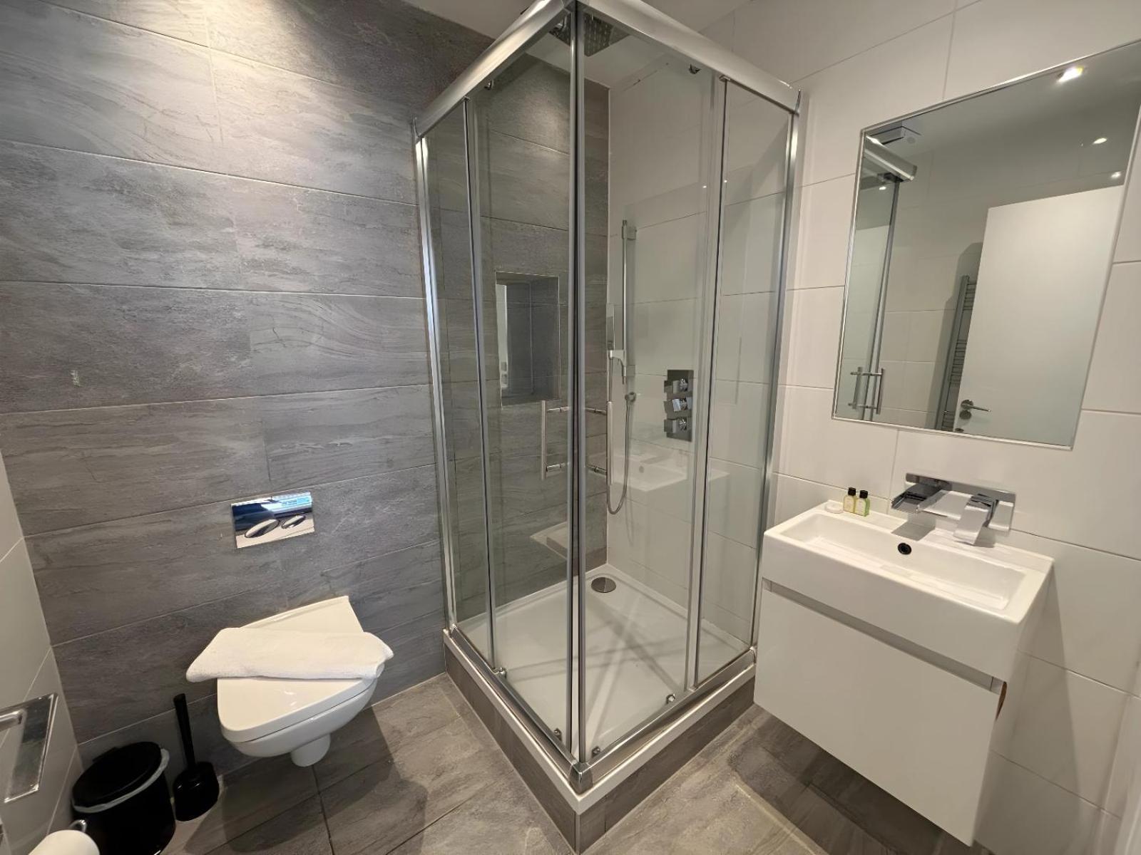 Apartment Aldgate London